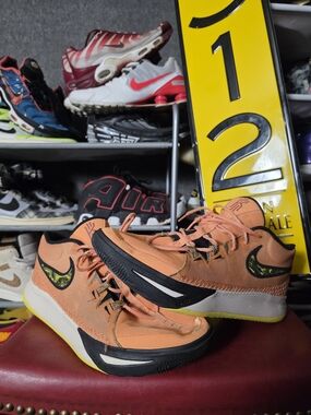 🔥 Nike Kyrie Men's Size 14 Peach Mango Orange Athletic Sneakers Black Yellow